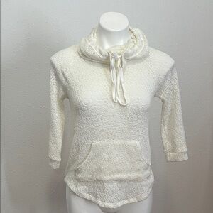 No Boundaries Cream Pullover Sweater Sz S 3-5